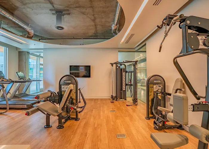Prime Downtown Location W Gym Pool And Parking Apartment *