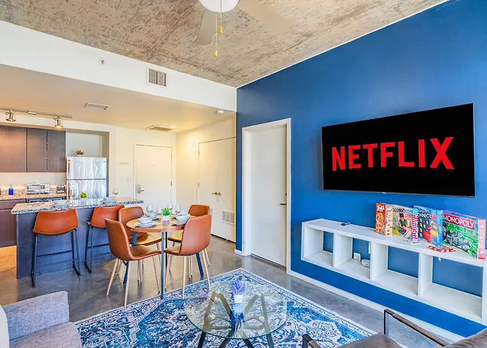 Apartment Prime Downtown Location W Gym Pool And Parking Phoenix