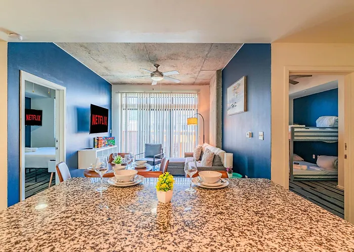 Prime Downtown Location W Gym Pool And Parking