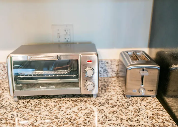 Prime Downtown Location W Gym Pool And Parking * Phoenix