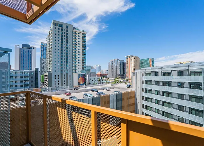 Prime Downtown Location W Gym Pool And Parking Apartment Phoenix